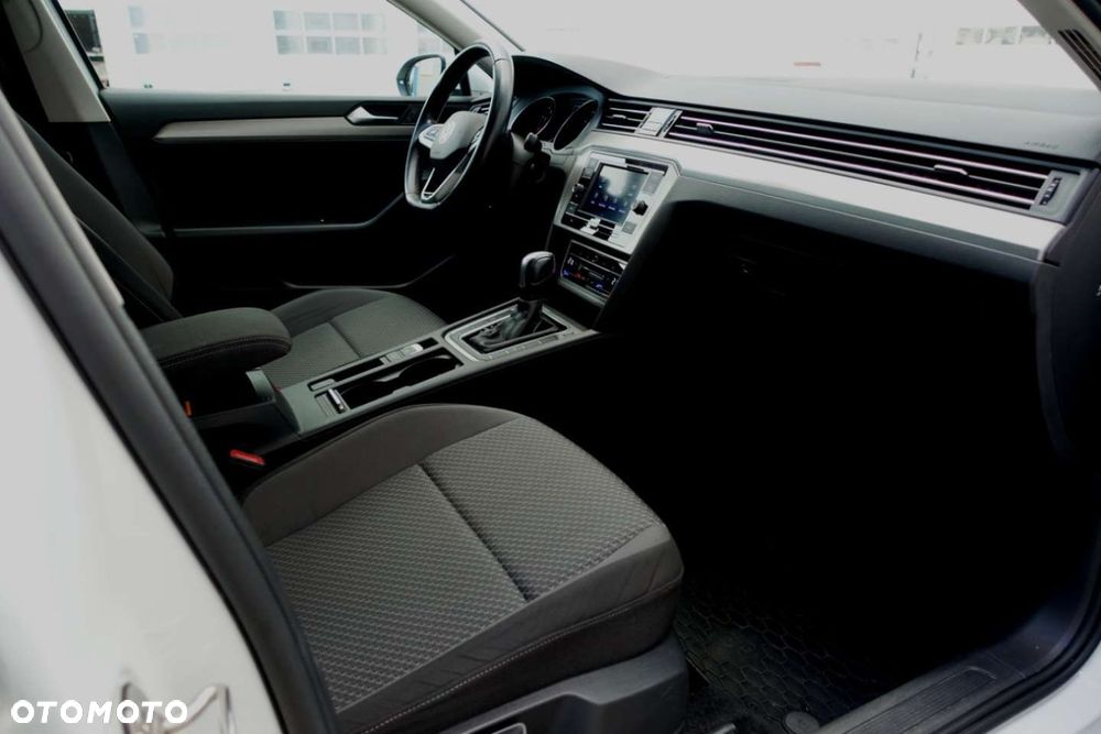 Volkswagen Passat - 18