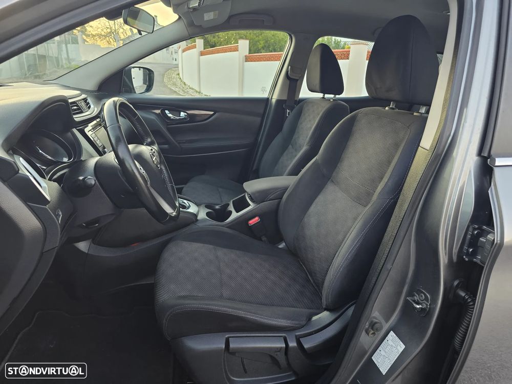 Nissan Qashqai 1.6 dCi Xtronic TEKNA - 3