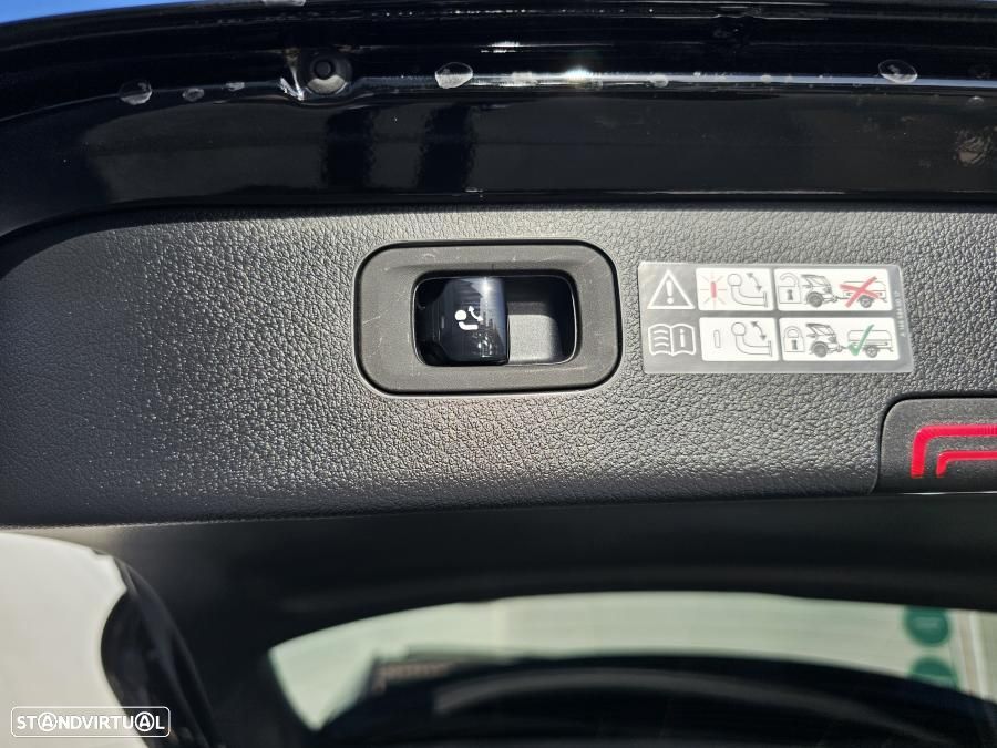 Mercedes-Benz C 300 e AMG Line - 20