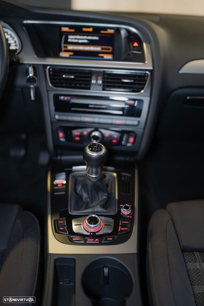 Audi A4 2.0 TDI Advance - 22