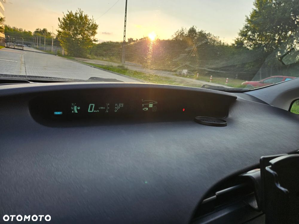Toyota Prius - 5