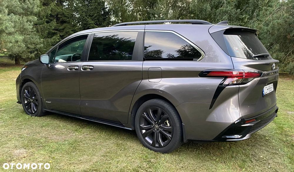 Toyota Sienna - 3