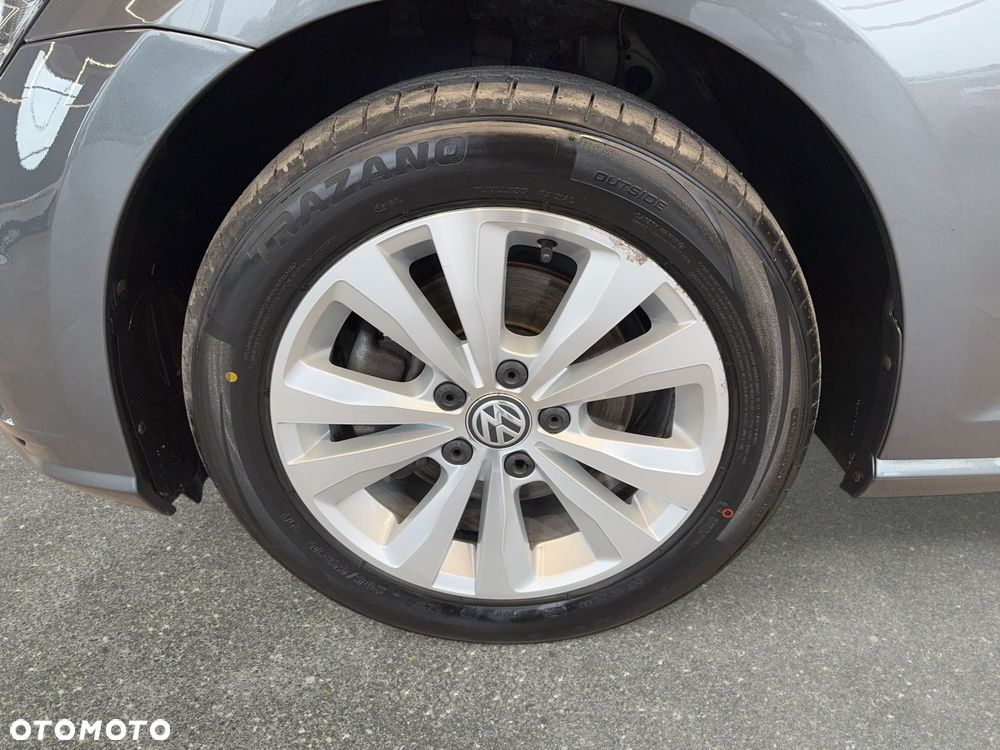 Volkswagen Golf Variant - 11
