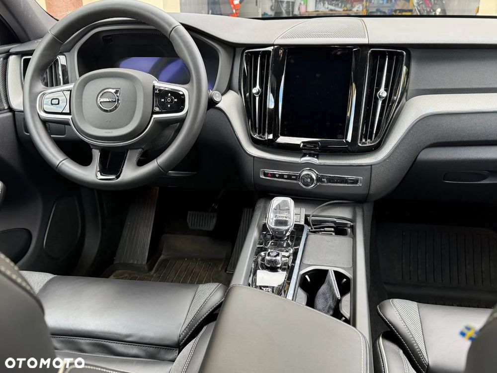 Volvo XC 60 B5 B AWD Plus Dark - 13