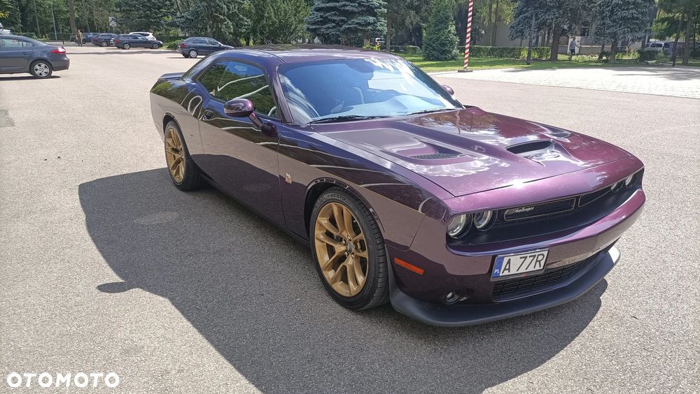 Dodge Challenger - 30
