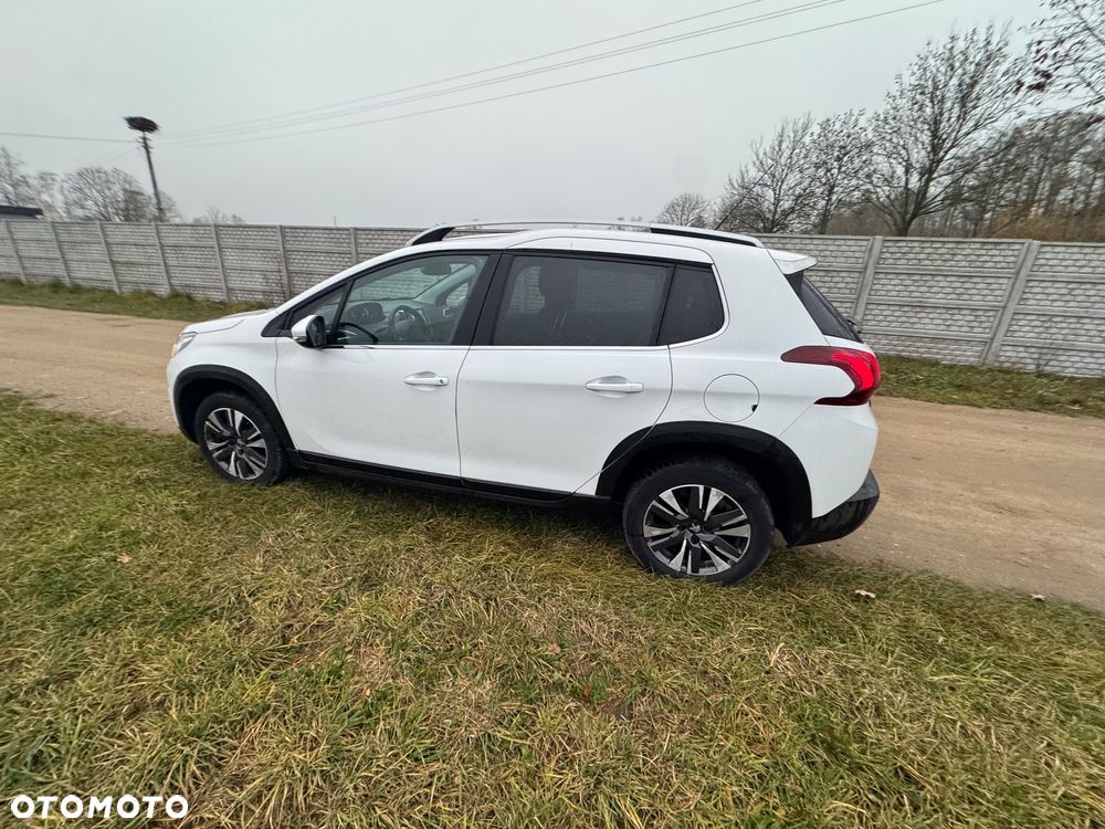 Peugeot 2008 BlueHDi FAP 120 STOP & START EAT6 Allure - 11