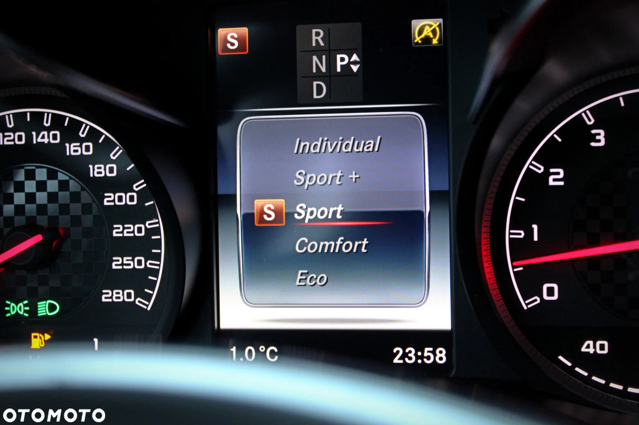 Mercedes-Benz Klasa C 450 AMG 4Matic 7G-TRONIC - 22