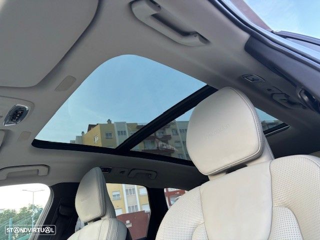 Volvo XC 60 2.0 D4 Inscription AWD Geartronic - 36