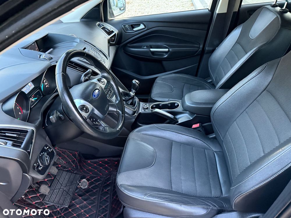 Ford Kuga 1.5 EcoBoost 2x4 Business Edition - 24