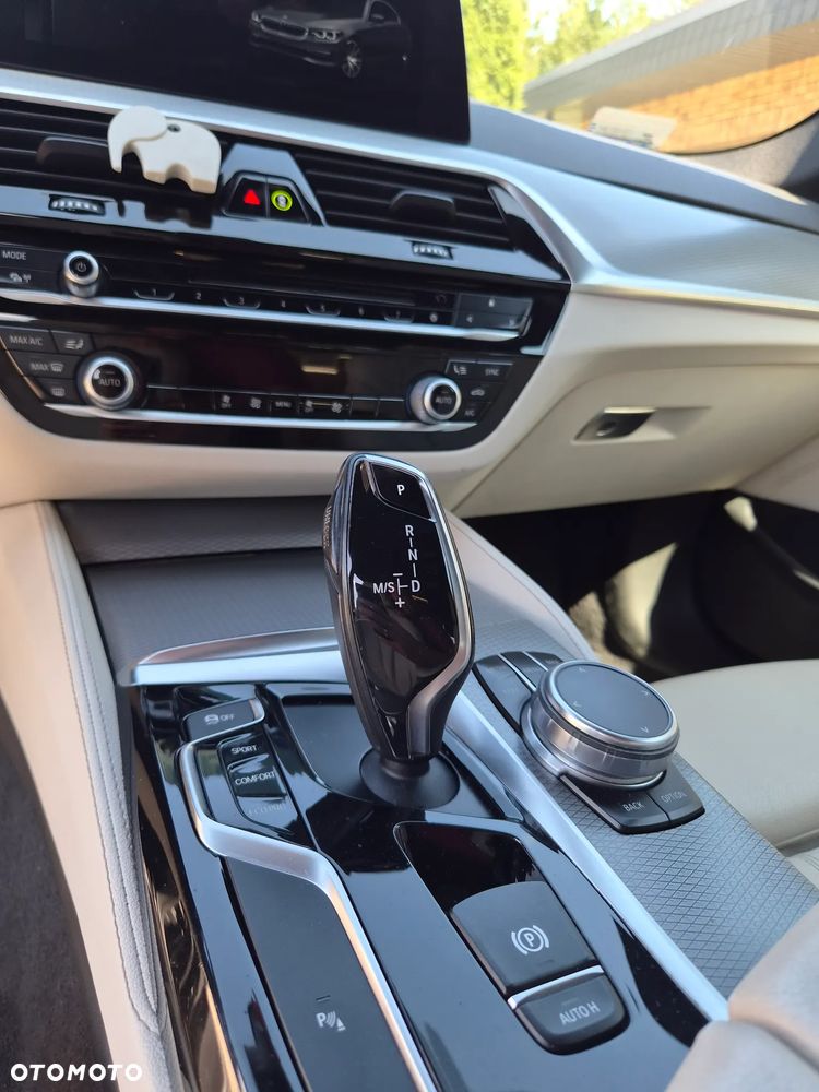 BMW Seria 5 520d xDrive M Sport sport - 24