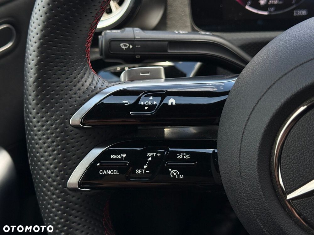 Mercedes-Benz CLA 220 4-Matic AMG Line 7G-DCT - 17