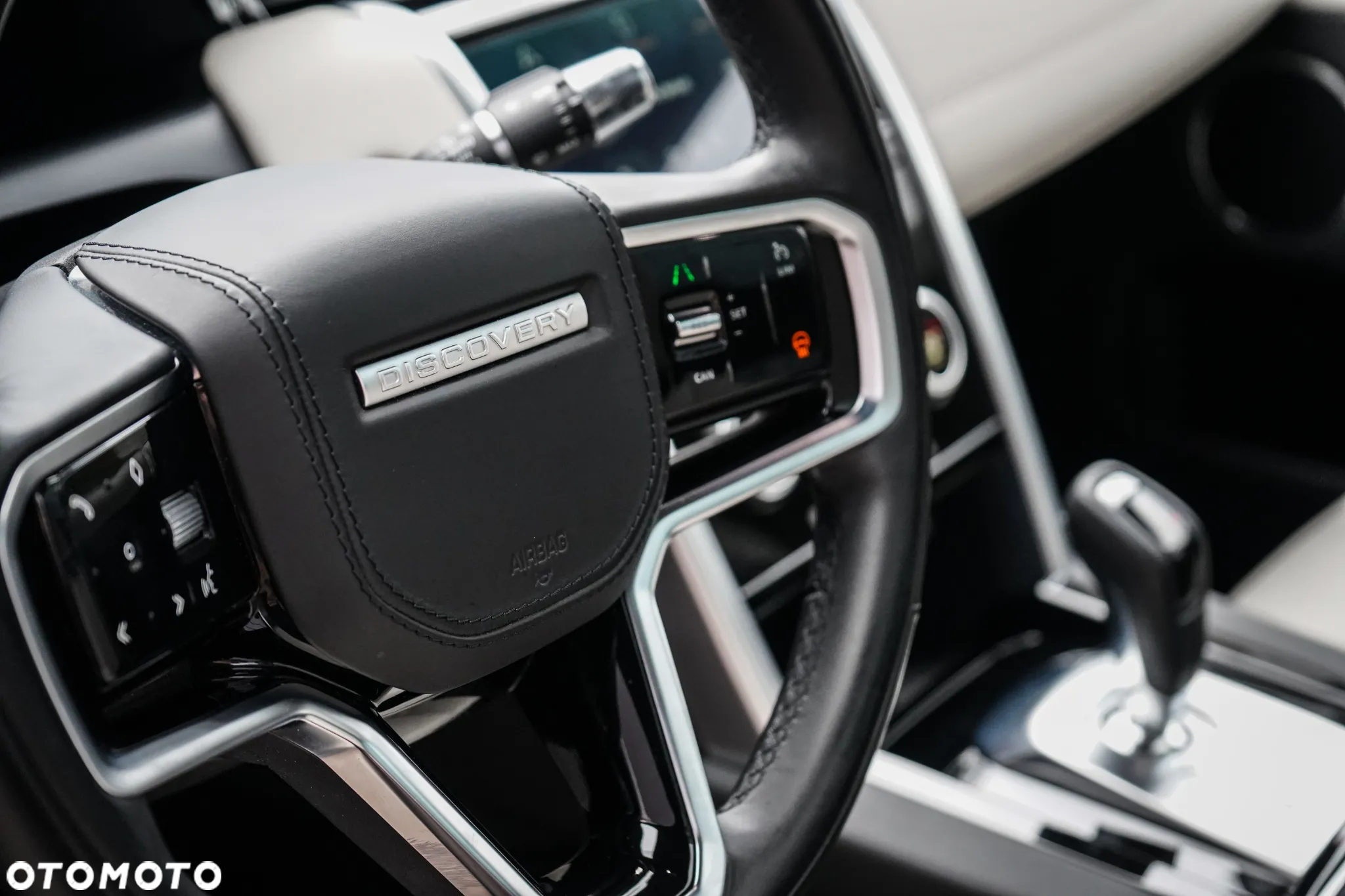 Land Rover Discovery Sport - 11