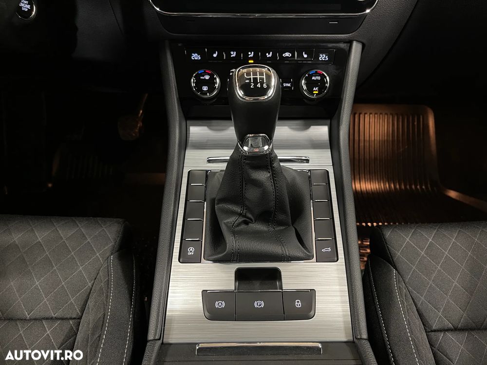 Skoda Superb 2.0 TDI Ambition - 25