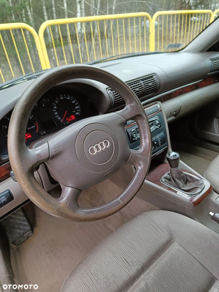 Audi A4 Limousine - 18