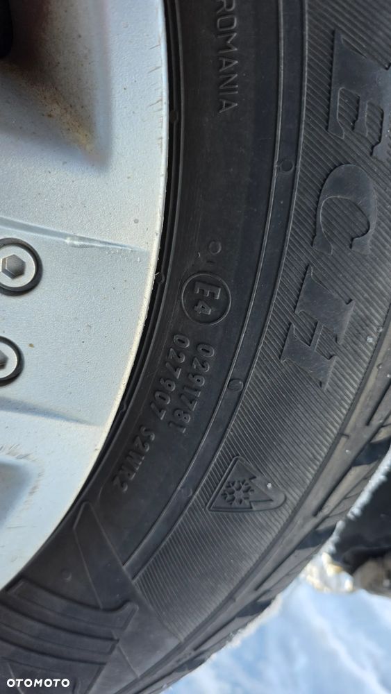 Toyota Yaris 1.3 VVT-i Sol - 15