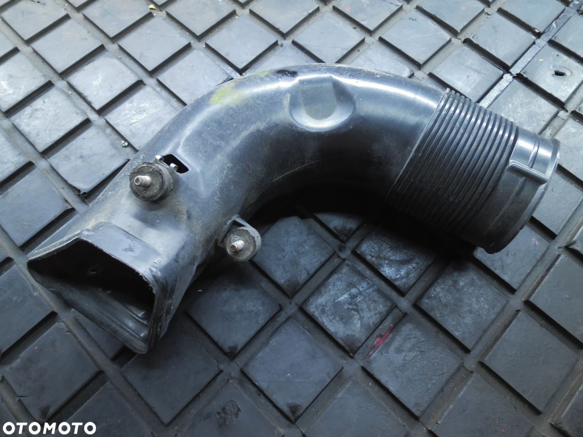 PRZEWÓD POWIETRZA 4A0129643C AUDI 100 C4 2.3 - 1