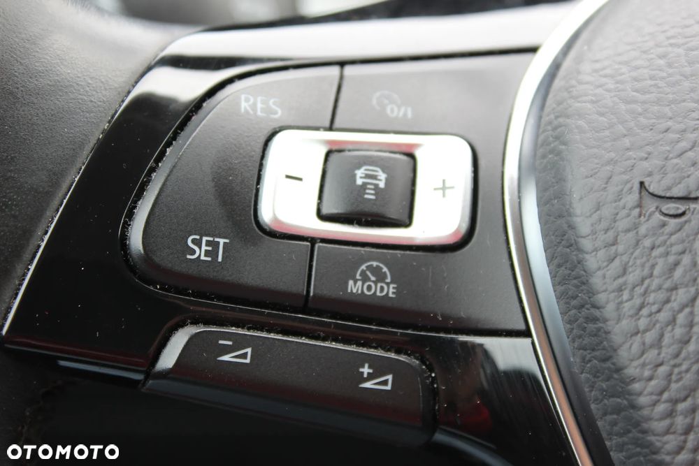 Volkswagen Passat 2.0 TDI BMT Trendline - 18
