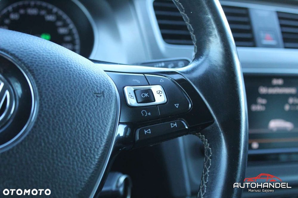 Volkswagen Golf - 11