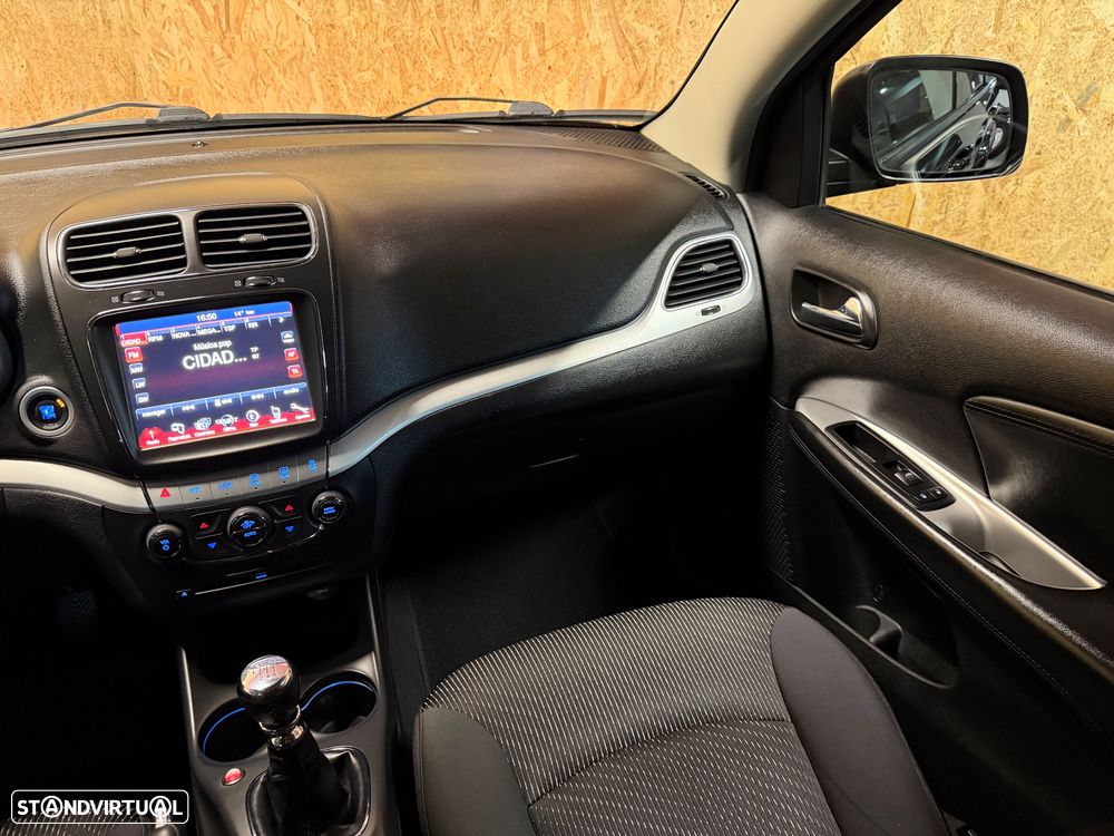 Fiat Freemont 2.0 M-Jet Urban - 22