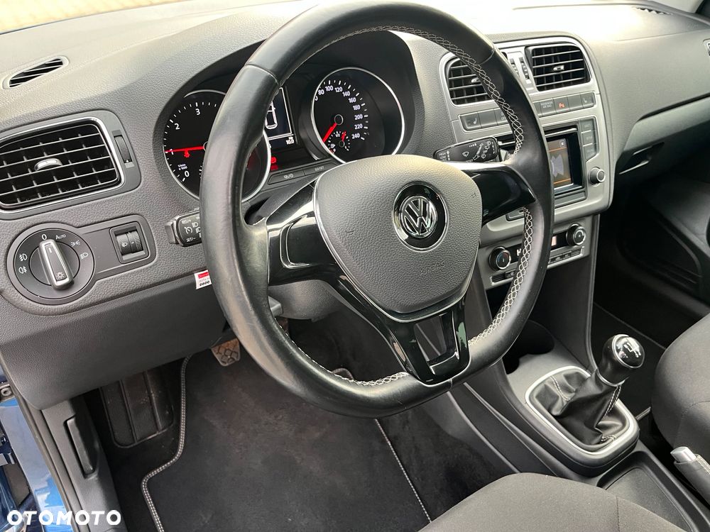 Volkswagen Polo 1.4 TDI Blue Motion Technology Lounge - 14