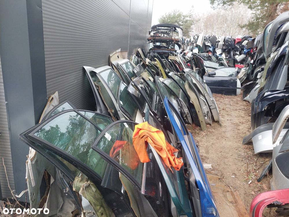 DRZWI KOMPLETNE PRAWY TYŁ SKODA FELICIA I LIFT 5550 - 7