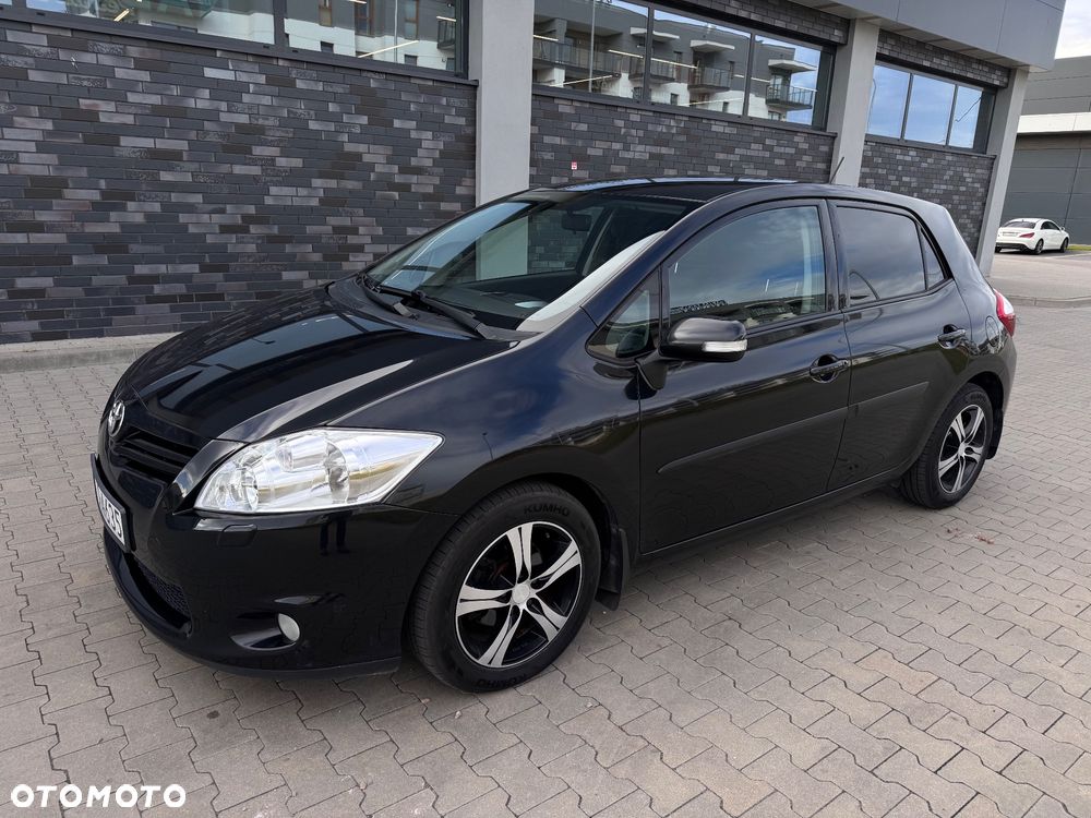 Toyota Auris 2012 photo 3