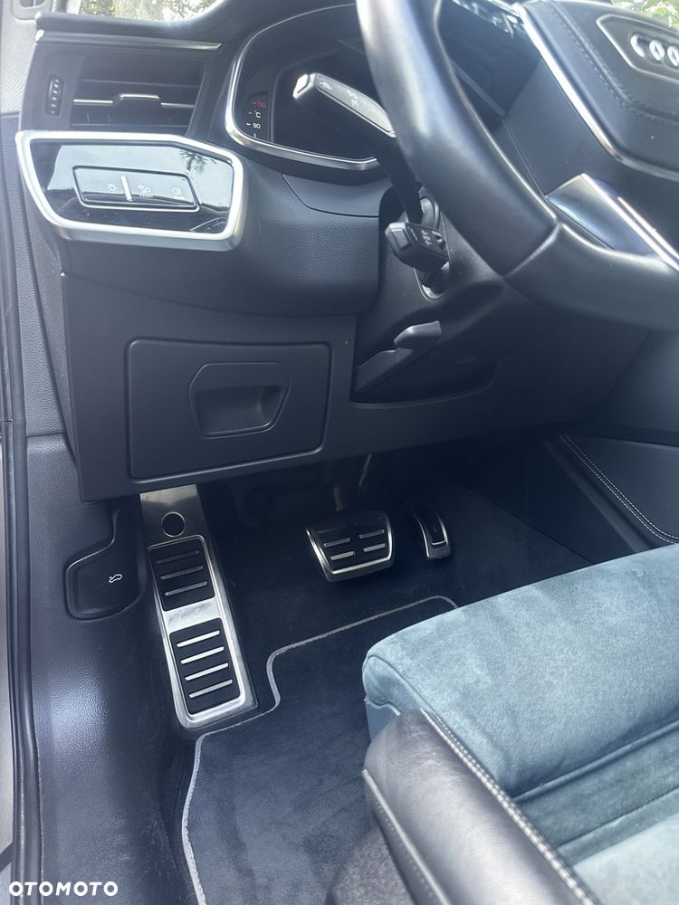 Audi A6 Allroad - 32