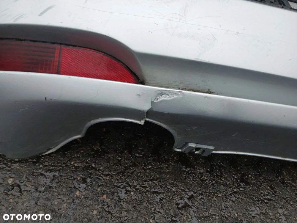 Fiat Grande Punto  Zderzak tylny kod lakieru 589/A - 6