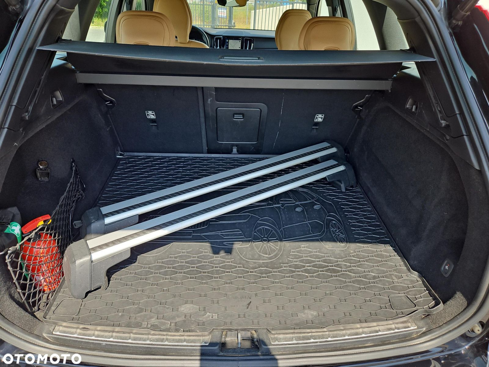 Volvo XC 60 B4 D AWD Momentum Pro - 32