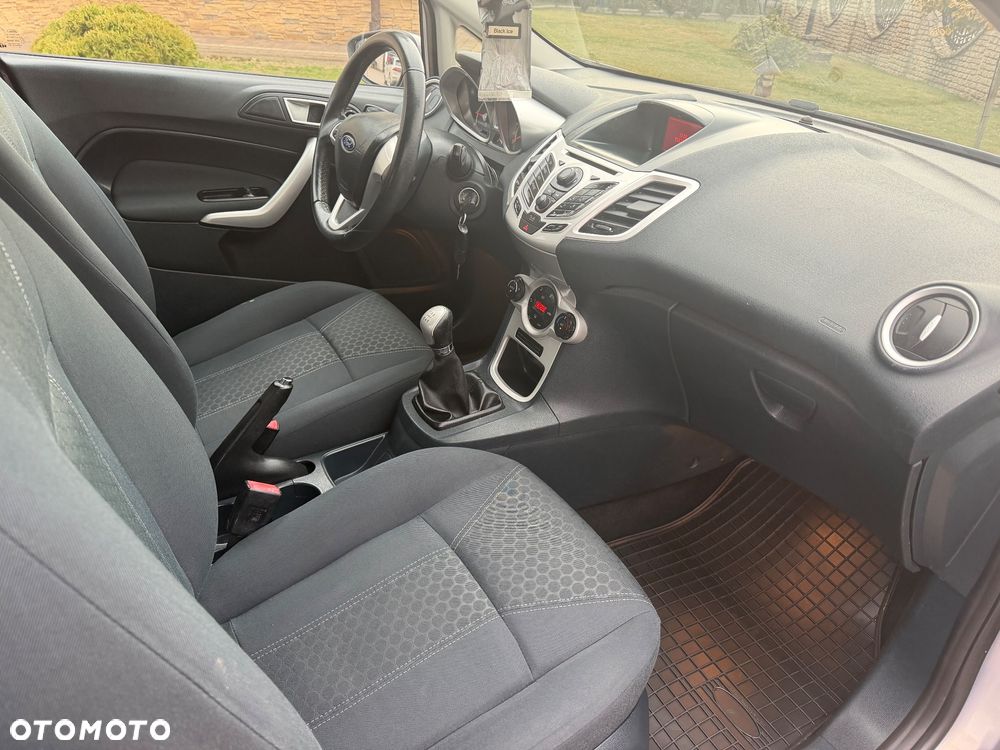 Ford Fiesta 1.25 Titanium EU5 - 20