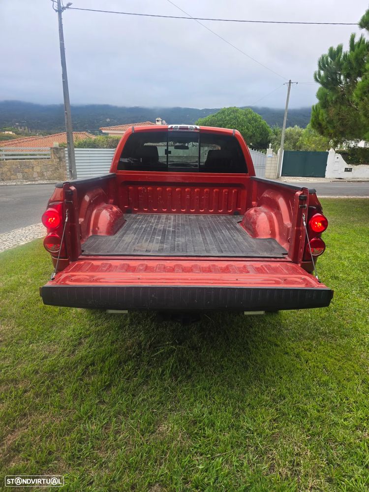 Dodge RAM - 8