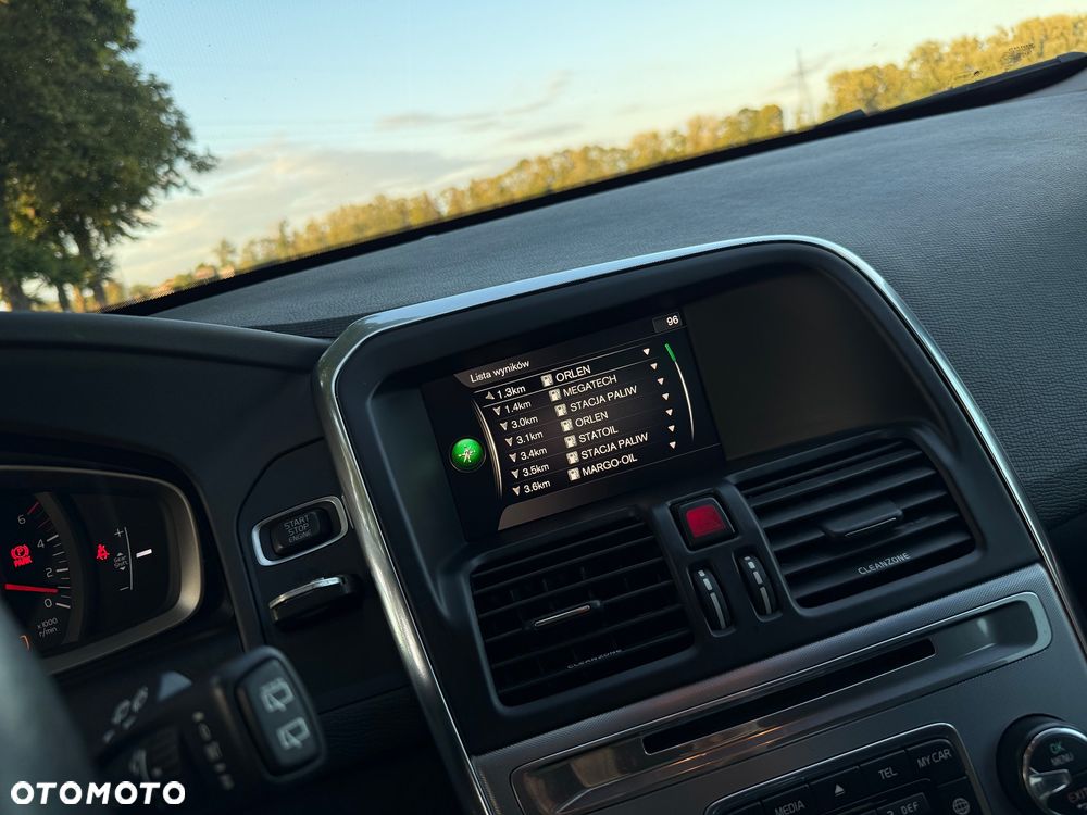 Volvo XC 60 D3 Momentum - 12