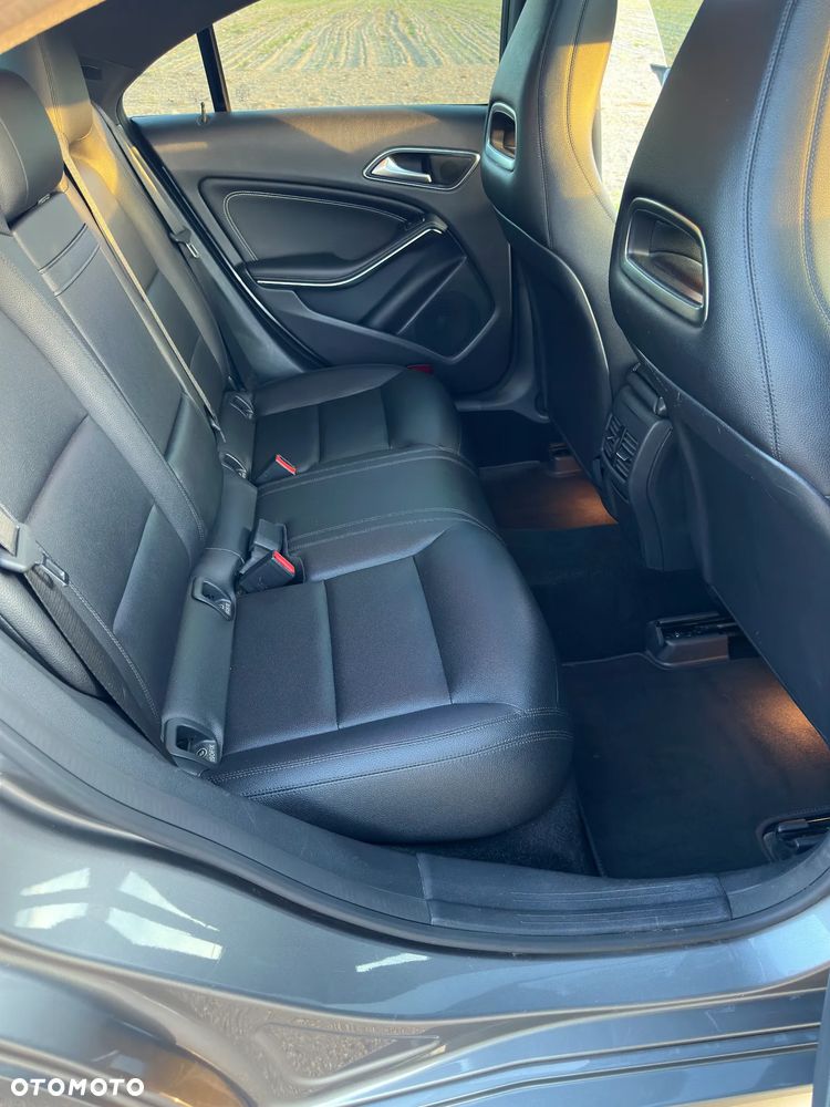 Mercedes-Benz CLA 250 Sport 7G-DCT - 11
