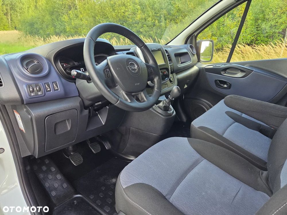 Opel Vivaro - 17