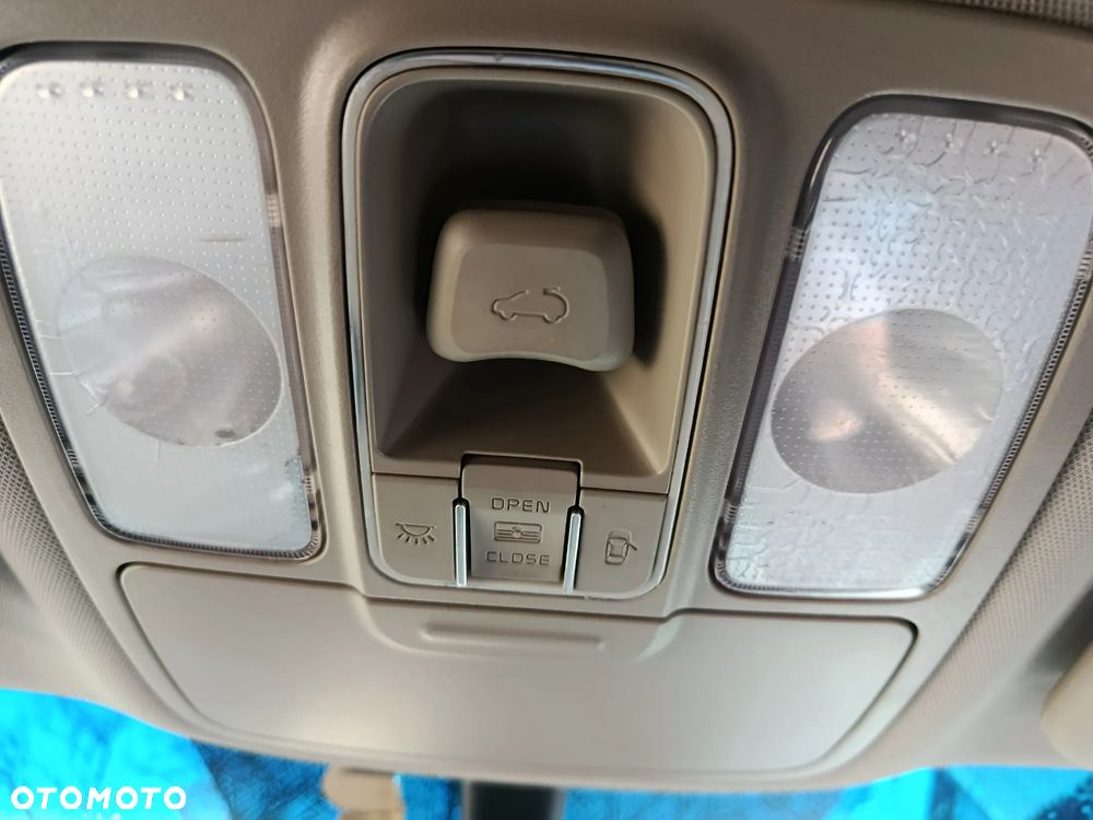 Kia Carens - 9