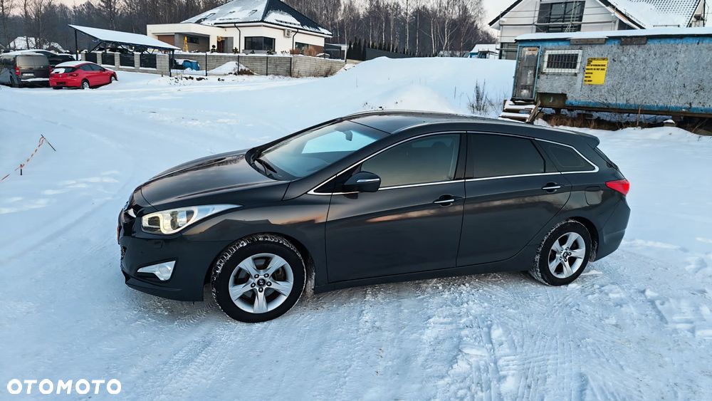 Hyundai i40 Kombi blue 1.6 Family+ - 29