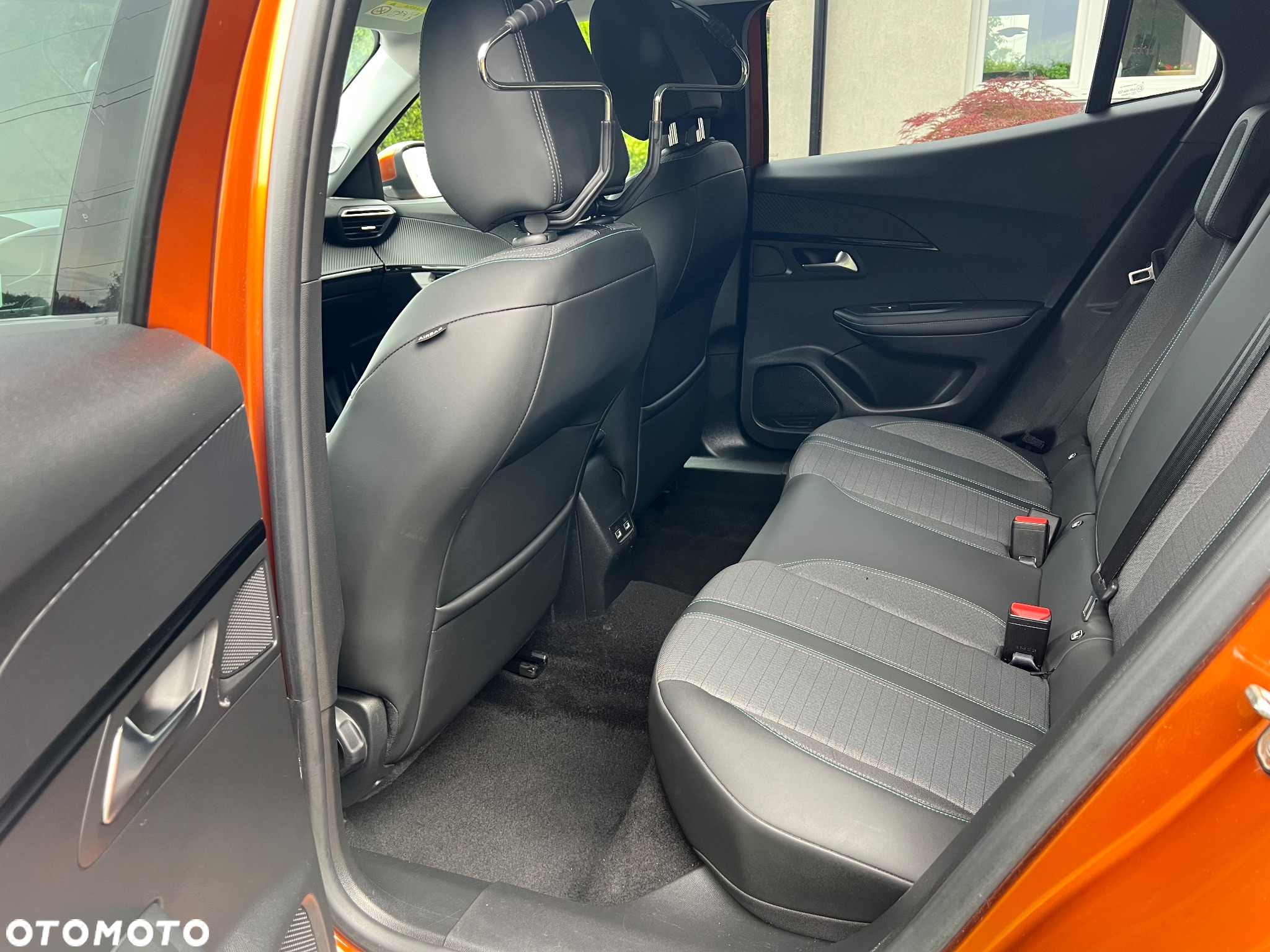 Peugeot 2008 1.5 BlueHDi Allure Pack S&S EAT8 - 22