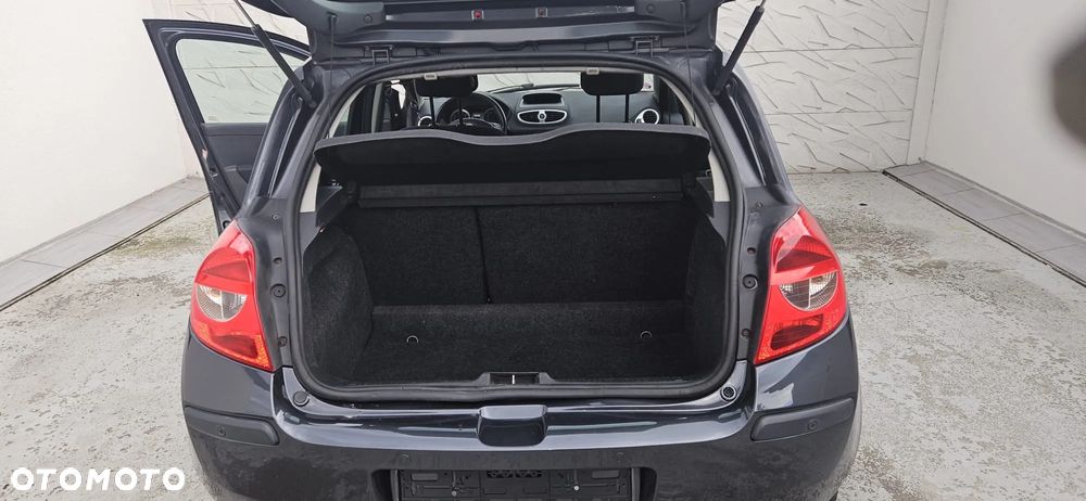 Renault Clio 1.2 16V 75 Expression - 13