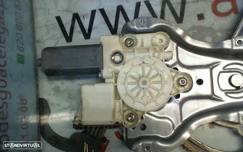 ELEVADOR DE VIDRO FRONTAL ESQUERDO TOYOTA AVENSIS 2006 -6982005050 - 6