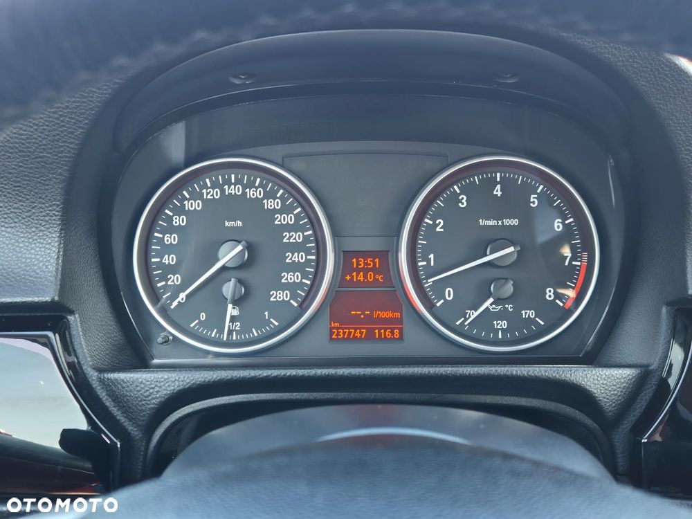 BMW Seria 3 330i - 13
