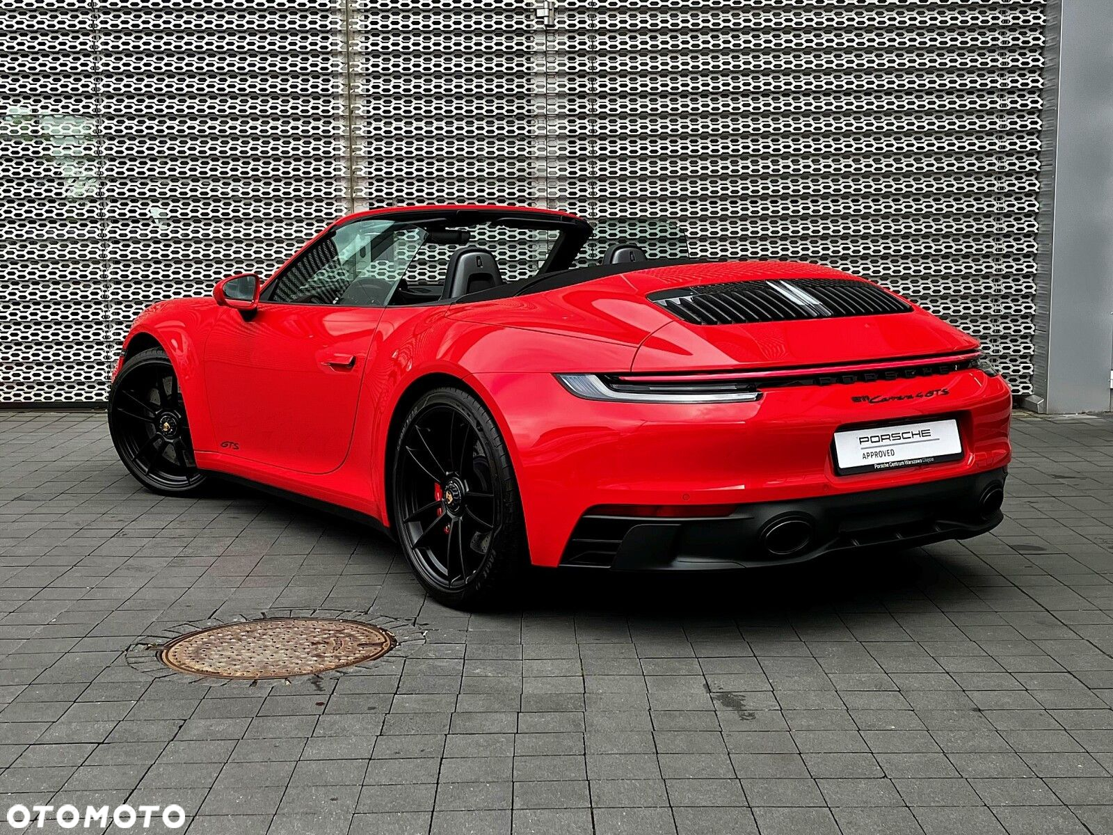 Porsche 911 Carrera 4 GTS Cabrio - 3