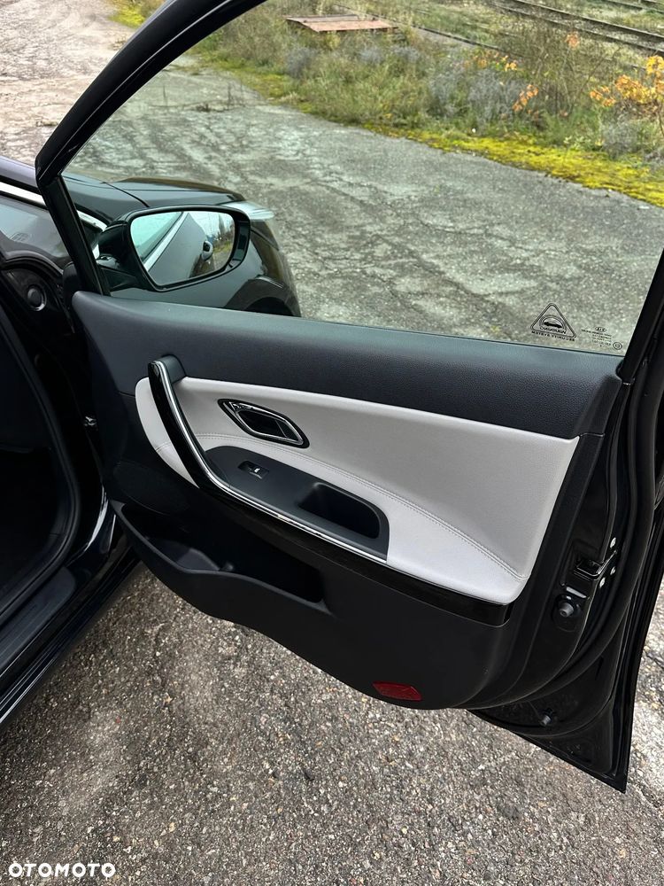 Kia Ceed - 12