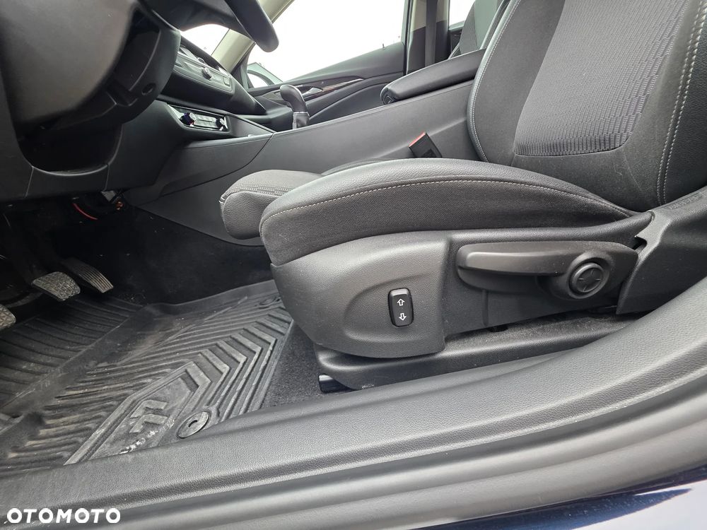 Opel Insignia 2.0 CDTI Innovation S&S - 11