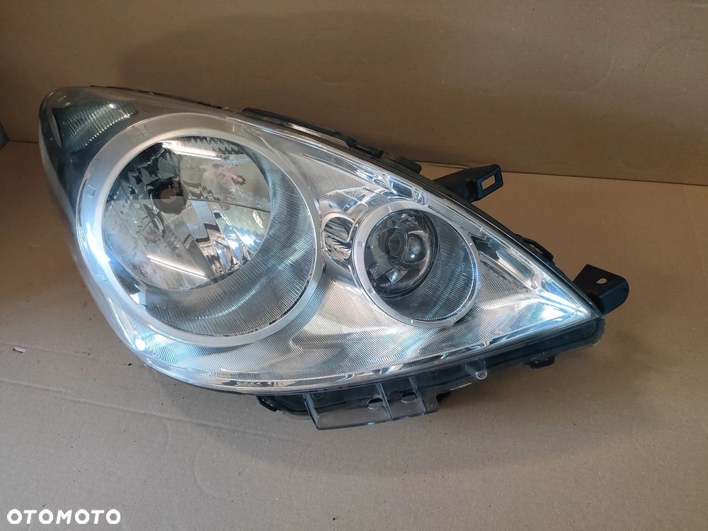 NISSAN NOTE I LIFT 10- LAMPA PRAWY PRZÓD ANGLIA UK - 3