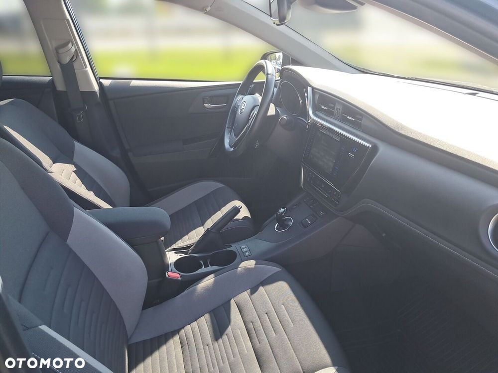 Toyota Auris - 10