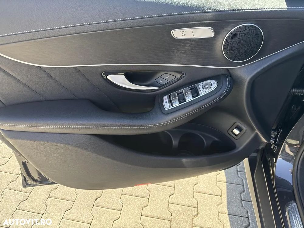 Mercedes-Benz GLC Coupe 300 4MATIC MHEV - 12