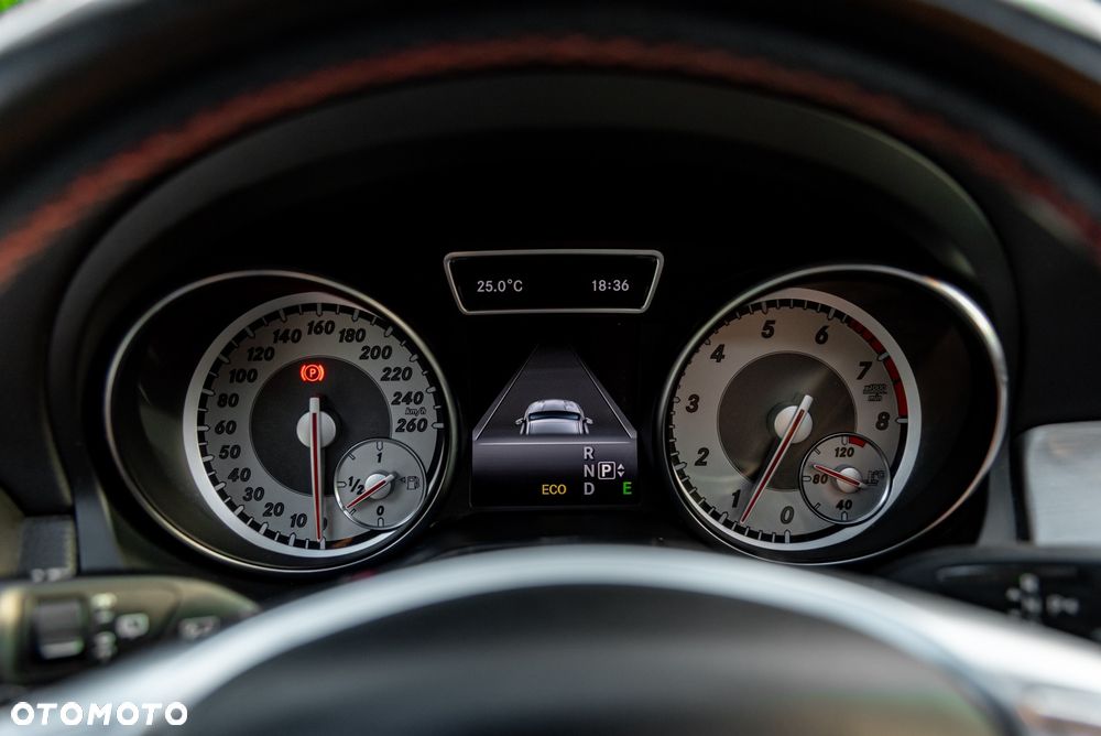 Mercedes-Benz GLA 250 4Matic 7G-DCT AMG Line - 37