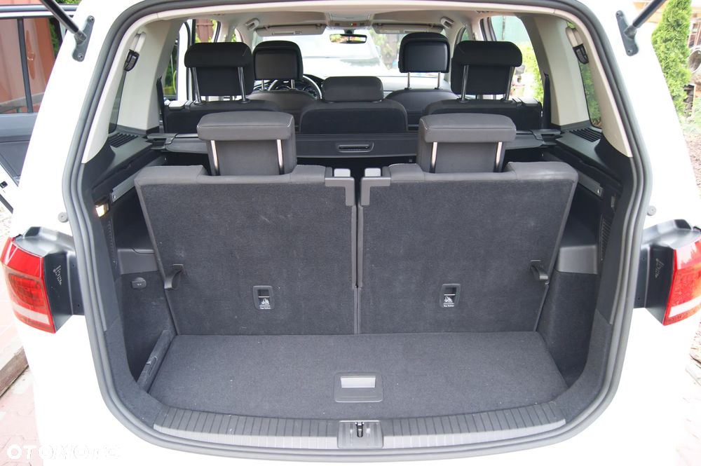 Volkswagen Touran 2.0 TDI SCR DSG ACTIVE - 30