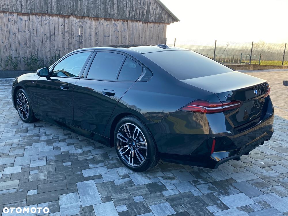 BMW Seria 5 520d xDrive - 16