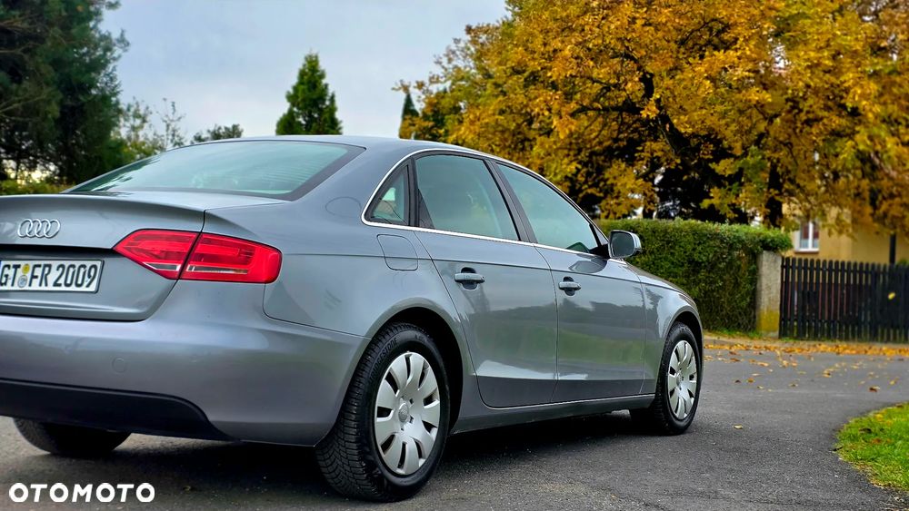 Audi A4 Limousine 2010 photo 2